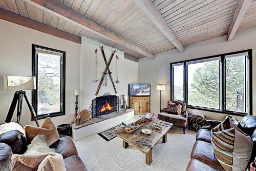 North Hills Maison | Gonzales Haven