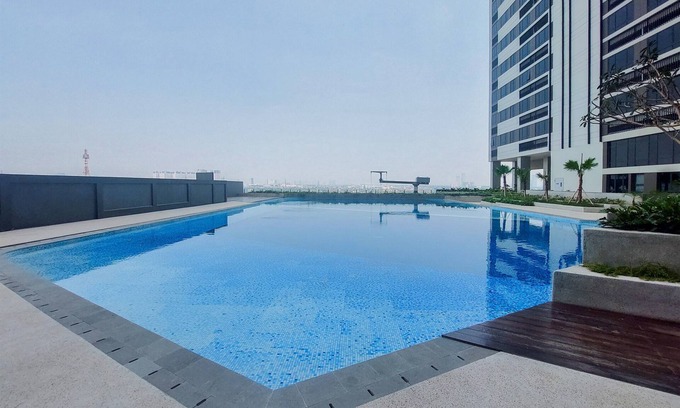Pinang Appartement | Good And Homey Studio At Collins Boulevard Apartment