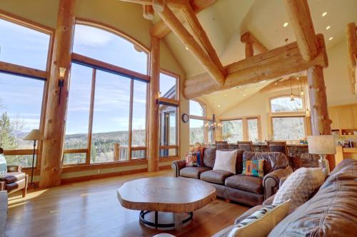 Three Peaks Maison | Good Elevations on Two Cabins Drive home