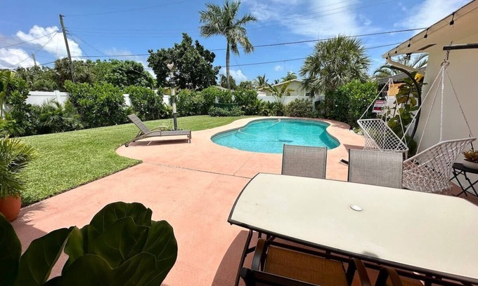 Melaleuca Gardens Maison | Good Vibes House with private pool