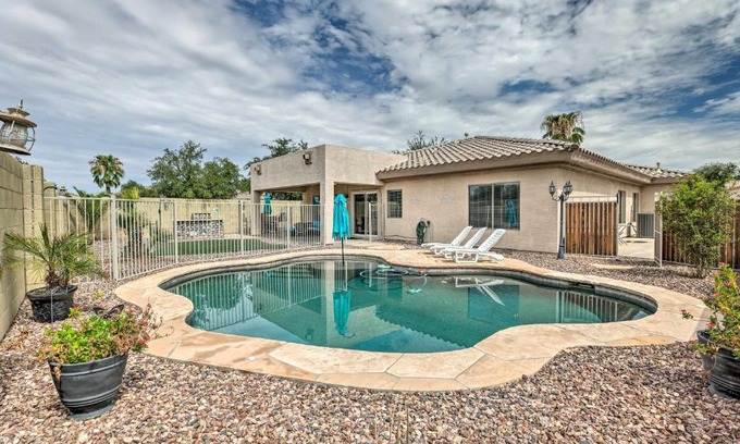 Palm Valley Maison | Goodyear Desert Oasis with Patio and Game Room!