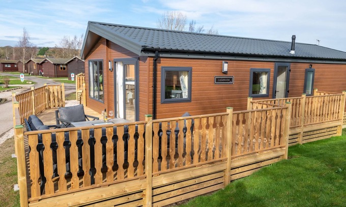 South Lakeland Leisure Village Chalet De Ski | Goose Home Lodge - Modern two-bedroom lodge (dog-friendly)