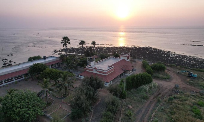 Talaja Hôtel | Gopnath Bungalow - A sea view Hotel in Gopnath Beach