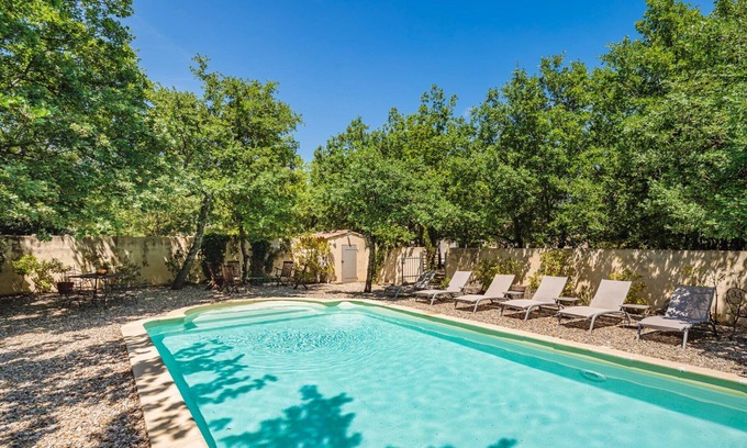 Gordes Villa | GORDES Villa et piscine privatives sur terrain clos et arboré