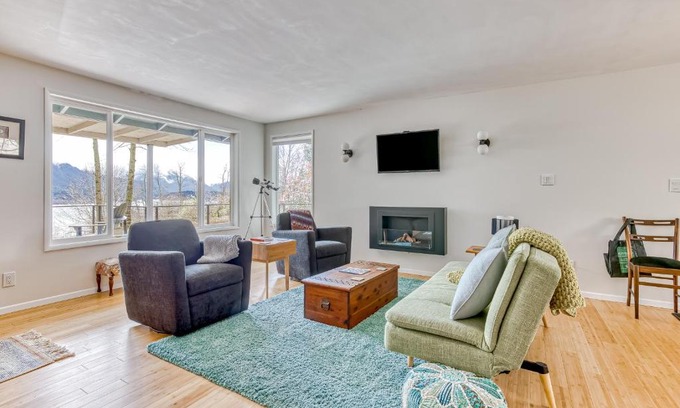 Stevenson Maison | Gorge View