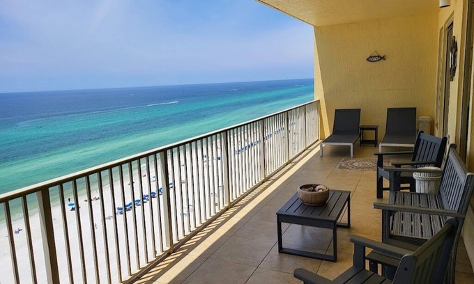 Thomas Drive Copropriété | Récemment rénové et magnifique au 12ème étage comprend le service de plage