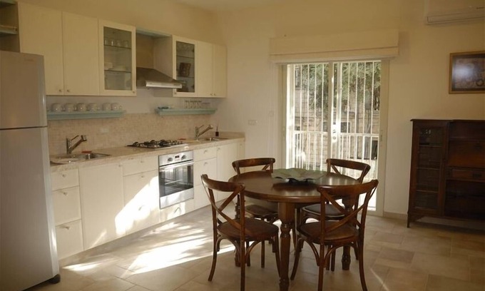 Nachlaot Appartement | Superbe 2 Chambre casher Apt. dans Nachlaot, adjacent à la ville