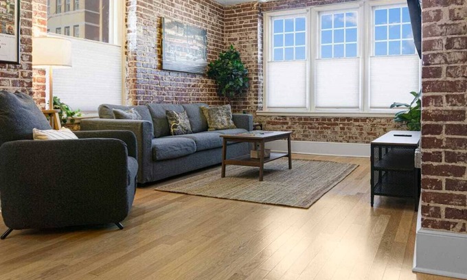 South Main Historic District Copropriété | Gorgeous 2BR downtown condo near EVERYTHING!