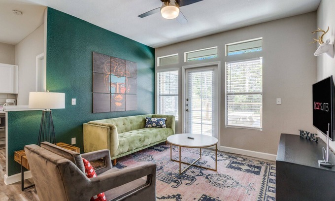 McNeil Appartement | Gorgeous 2BR in Champion City 4436