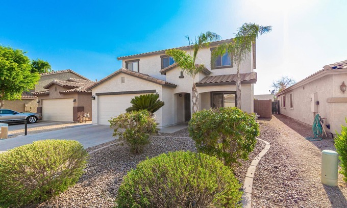 Pecan Creek Maison | Gorgeous 3 bed / 2.5 Bath w/ Heated Pool in San Tan Valley