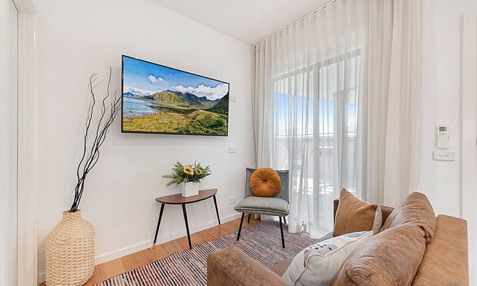 Carnegie Appartement | Gorgeous 3-Bed House with Spacious Shared Backyard