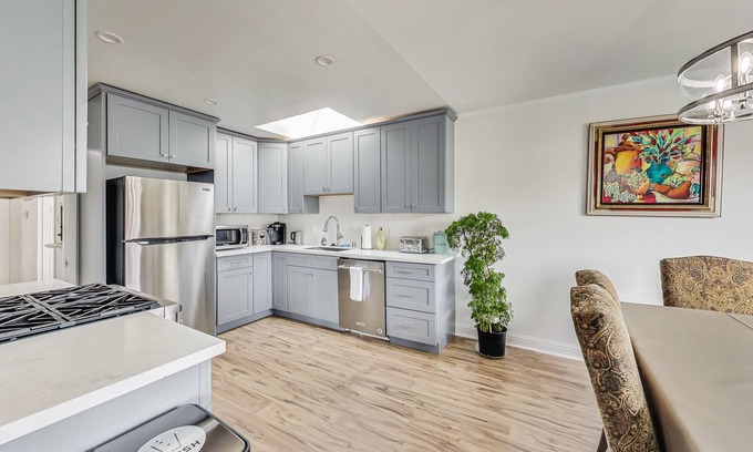 Parkside Maison | Gorgeous 3br/1ba home near Ocean Beach