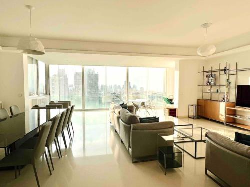 Sodeco Appartement | Gorgeous 3Br Achrafieh Apt