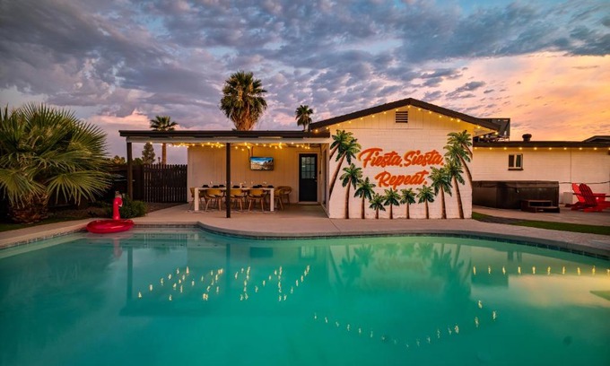 North Mountain Maison | Gorgeous 4-bed home with Golf, Pool, & Hot Tub!