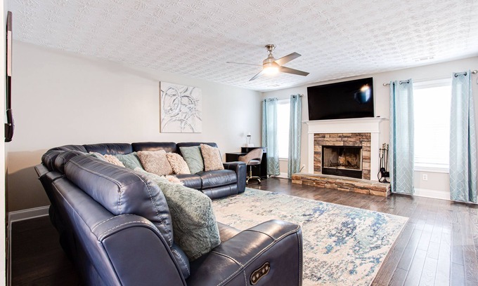 Conyers Maison | Gorgeous 4 Bedroom Home