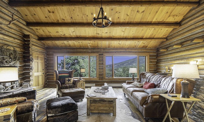 Lyons Cabine | Gorgeous Cabin Located Near Rocky Mountain National Park
