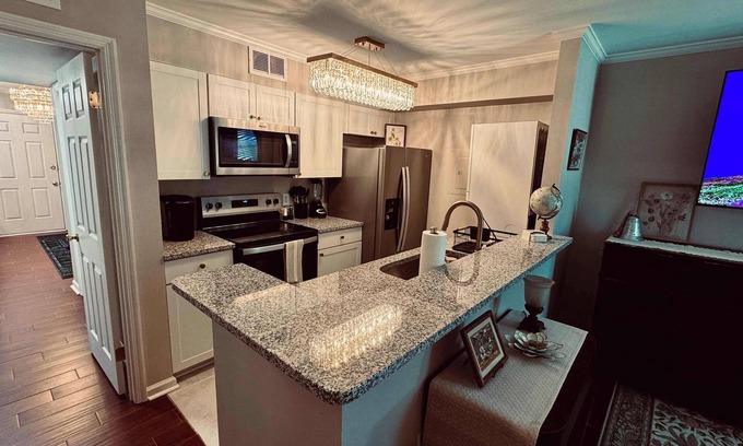 Auburn Copropriété | Gorgeous Condo across from Vet School