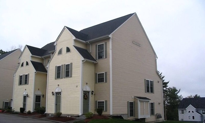 Laconia Copropriété | Magnifique condo sur le lac Winnipesaukee avec une vue magnifique sur la baie de Paugus