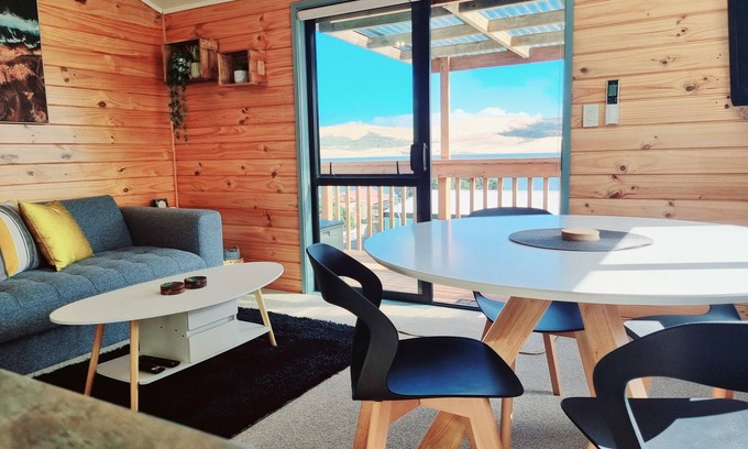 Opononi Maison | Gorgeous cottage, stunning ocean views, 1 min to the beach! Relax & recharge 😍