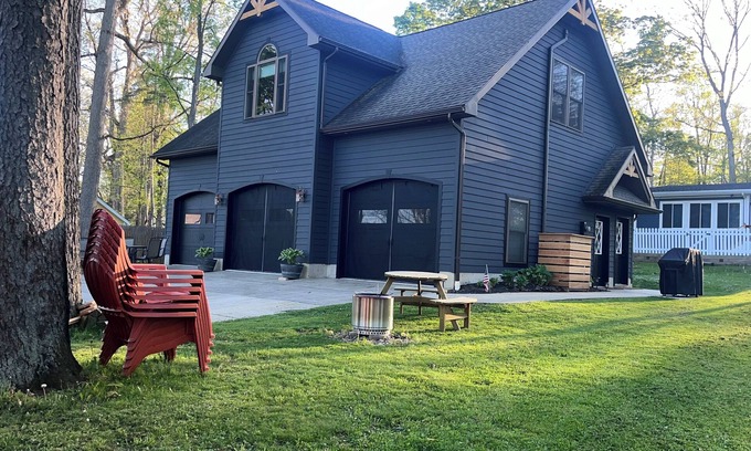 Hunt Cottage | Gorgeous cottage on Silver Lake. Golfing, boating, hiking and more!