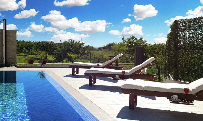Lovinac Cabine | Chalet rustique à Lovinac avec piscine