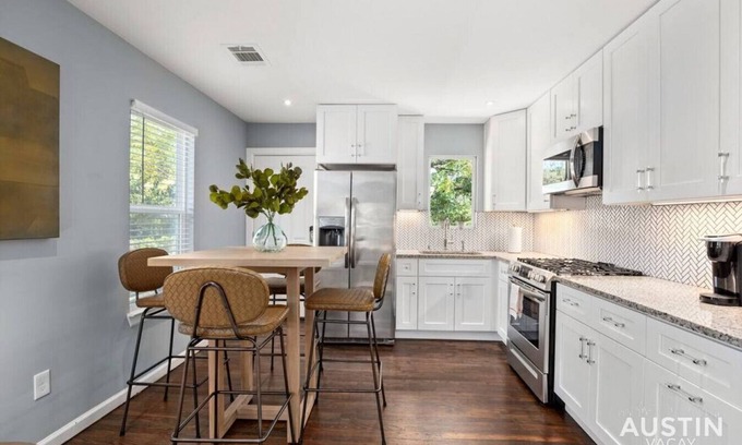 Foster Heights Maison | The King Bee of East Central Austin - Près de UT / Downtown