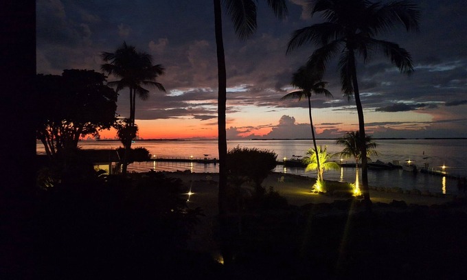 Rock Harbor Copropriété | Gorgeous gem with breathtaking Sunsets & open water views at Rock Harbor Club