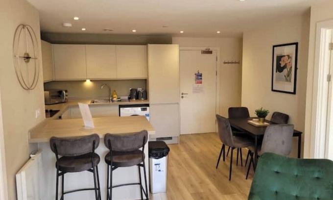 Everton Appartement | Gorgeous GF Apt, Sleeps 6, Wi-Fi