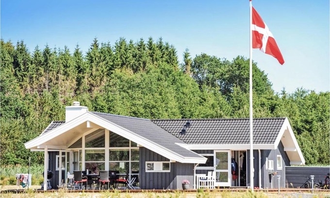 Krejbjerg Maison | Gorgeous Home In Ejstrupholm With Sauna