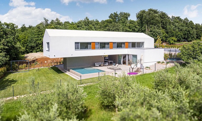 Vizinada Maison | Magnifique maison à Ferenci