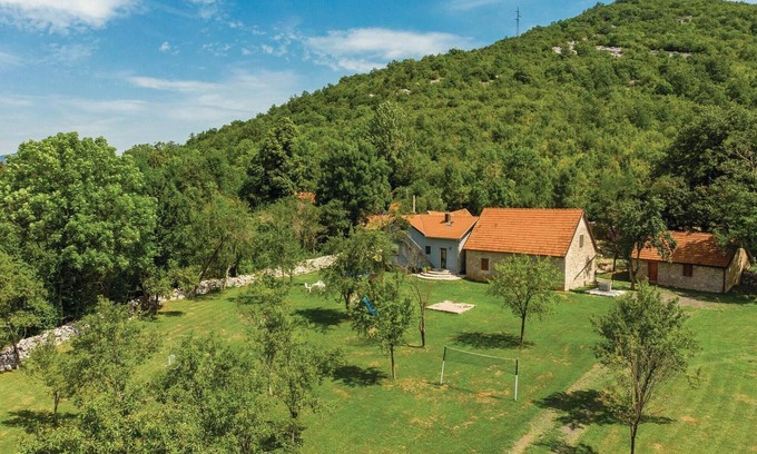 Municipality of Gracac Maison | Superbe maison à Gracac avec cuisine