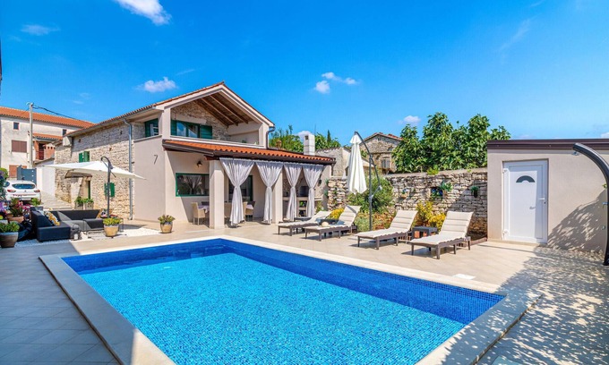 Municipality of Zminj Maison | Magnifique maison à Kresini avec WiFi