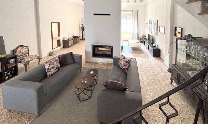 Llauri Maison | Gorgeous home in Llaurí with WiFi