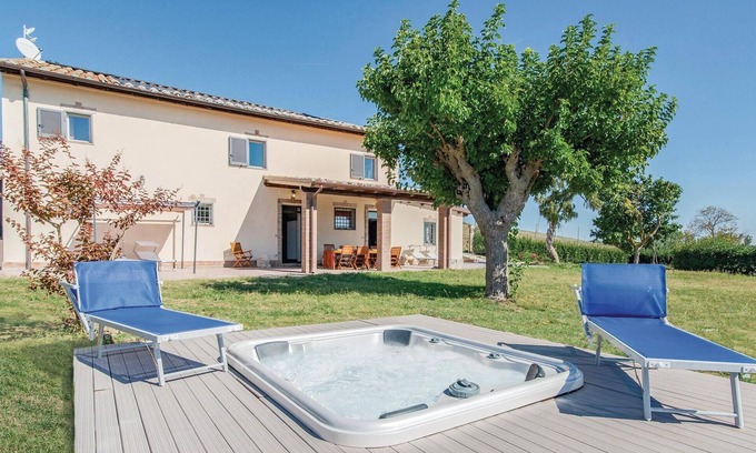 Mondavio Maison | Aurora