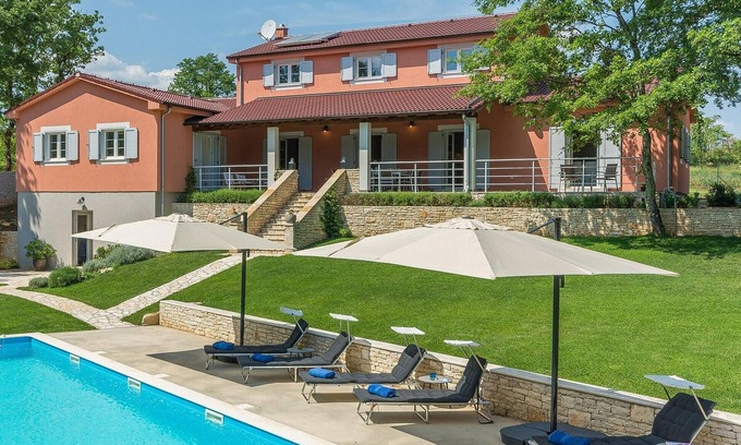 Modrusani Maison | Villa Tre Colonne