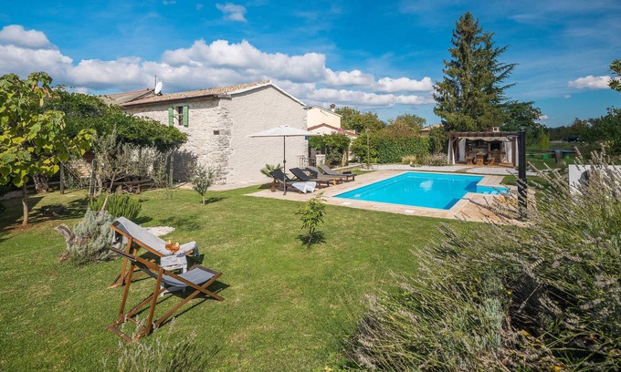 Heki Maison | Magnifique maison à Pazin avec WiFi