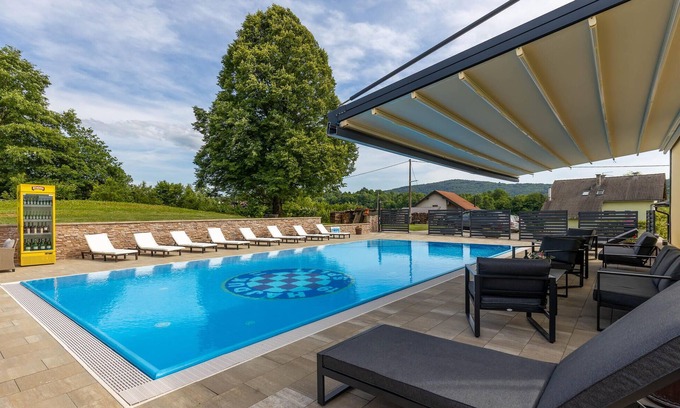 Slunj Maison | Maison confortable à Slunj avec WiFi
