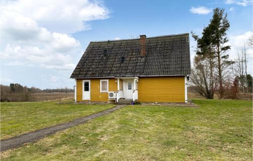 Tjallmo Maison | Gorgeous Home In Tjällmo With Kitchen
