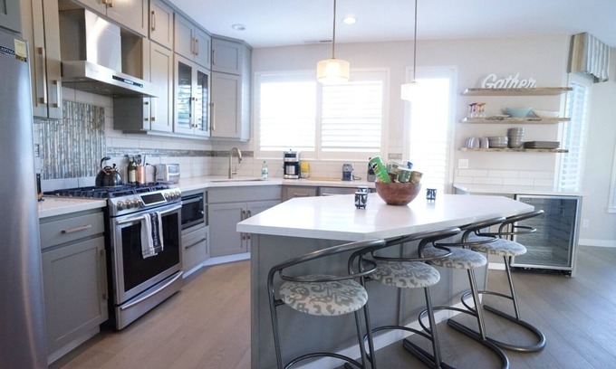 Sherwood - Tualatin South Maison | Gorgeous Lake Front Home, Central Location