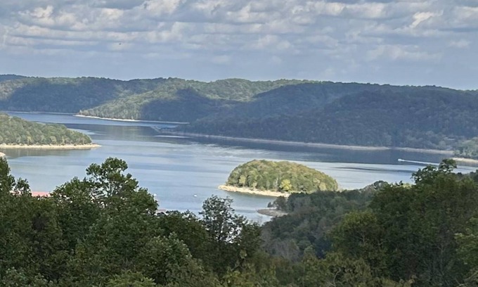 Lancaster Copropriété | Des vues magnifiques du lac avant de Center Hill Lac à Cove creux
