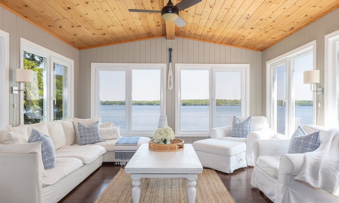Bala Cottage | Cottage magnifique lac Muskoka avec une vue imprenable et bain à remous