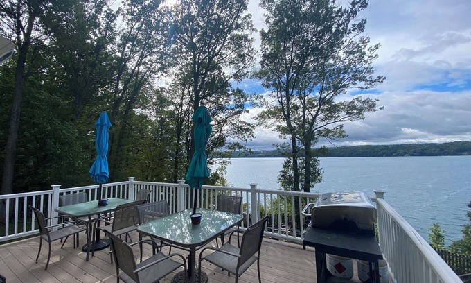Skaneateles Maison | Gorgeous lakefront home on the East side of Skaneateles lake