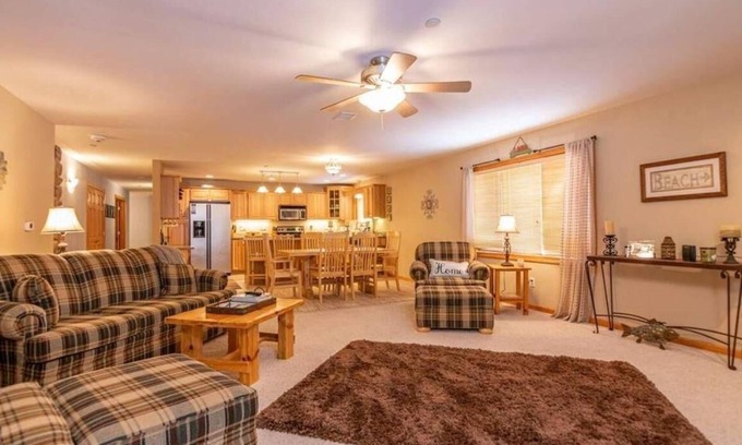 Arkdale Copropriété | Gorgeous Lakeview Balcony with 4 Bedrooms, best location at the resort!