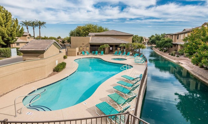 Fox Crossing Copropriété | Magnifique condo de luxe (bois franc / granit / tout rénové) sur l'eau dans la région d'Ocotillo