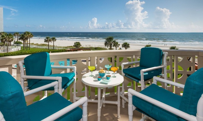 New Smyrna Beach Copropriété | Magnifique condo en bord de mer récemment rénové ~ Marchez jusqu'à Flagler Ave!