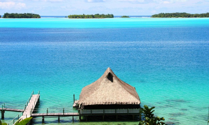 Bora Bora Maison | Gorgeous Over Water Bungalow in Bora Bora. Perfect spot Honeymooners & Families