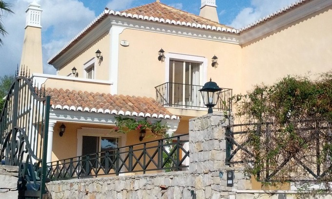 Aldeia Villa | Superbe villa de trois chambres avec piscine privée située dans un endroit calme
