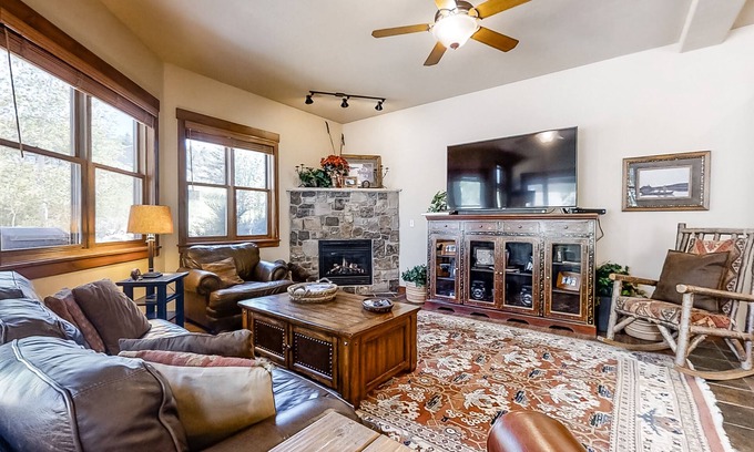 Steamboat Springs Maison | Gorgeous & roomy townhouse with pool, hot tub, chef's kitchen, & mountain view