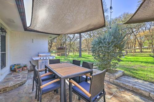 San Marcos Maison | Gorgeous San Marco Home with Patio and Grill!