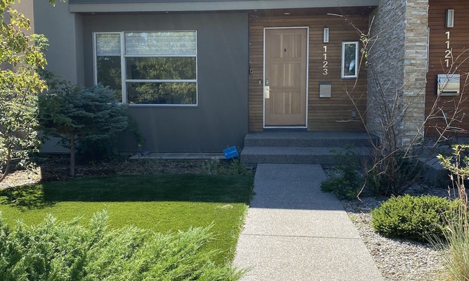 Bridgeland Maison | Gorgeous Skyline and Mountain View Property Refreshing Swim Spa Pool and Hot Tub